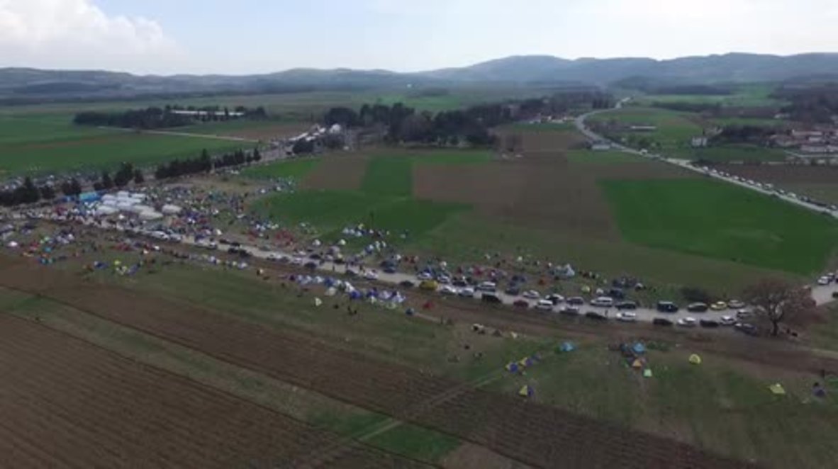 Greece: Drone captures thousands of refugees stranded at Idomeni border