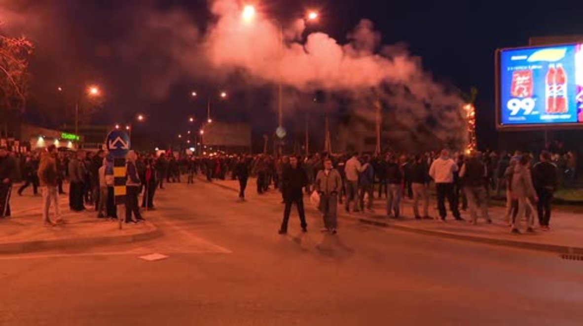 Macedonia: Albanians protest erection of 55 metre-tall cross in Skopje
