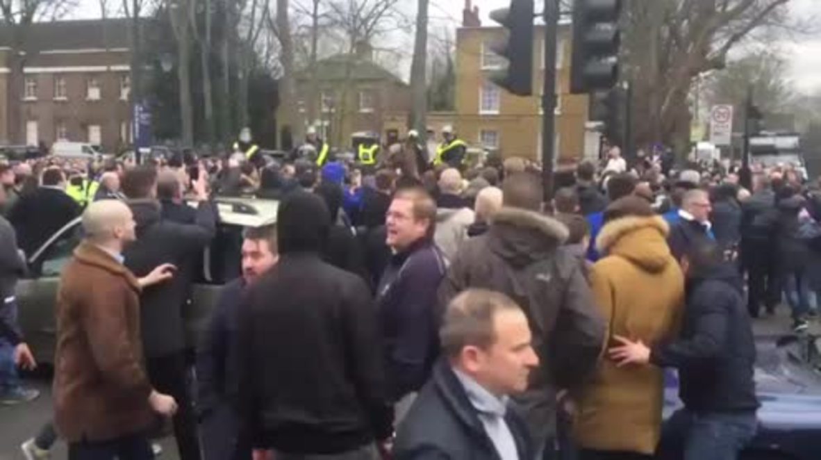 UK: Violent clashes kick off ahead of Arsenal vs Tottenham match