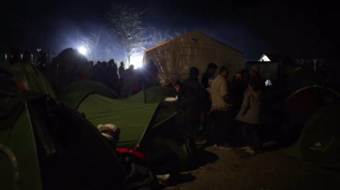 Greece: More than 12,000 remain stranded in Idomeni refugee camp