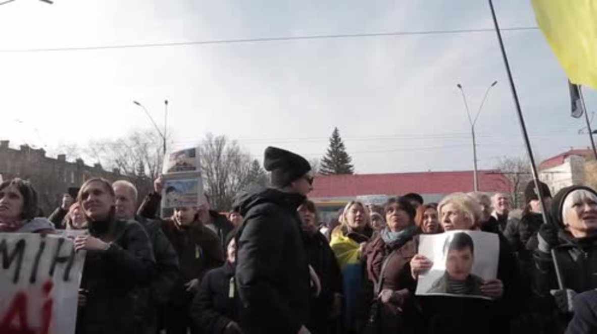 Ukraine: Russian embassy EGGED in Kiev by Savchenko supporters