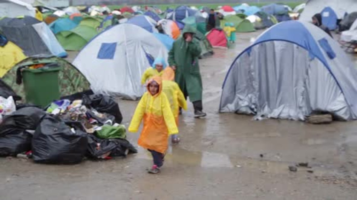 Greece: Refugees brave Idomeni rain as Macedonia completely shuts border