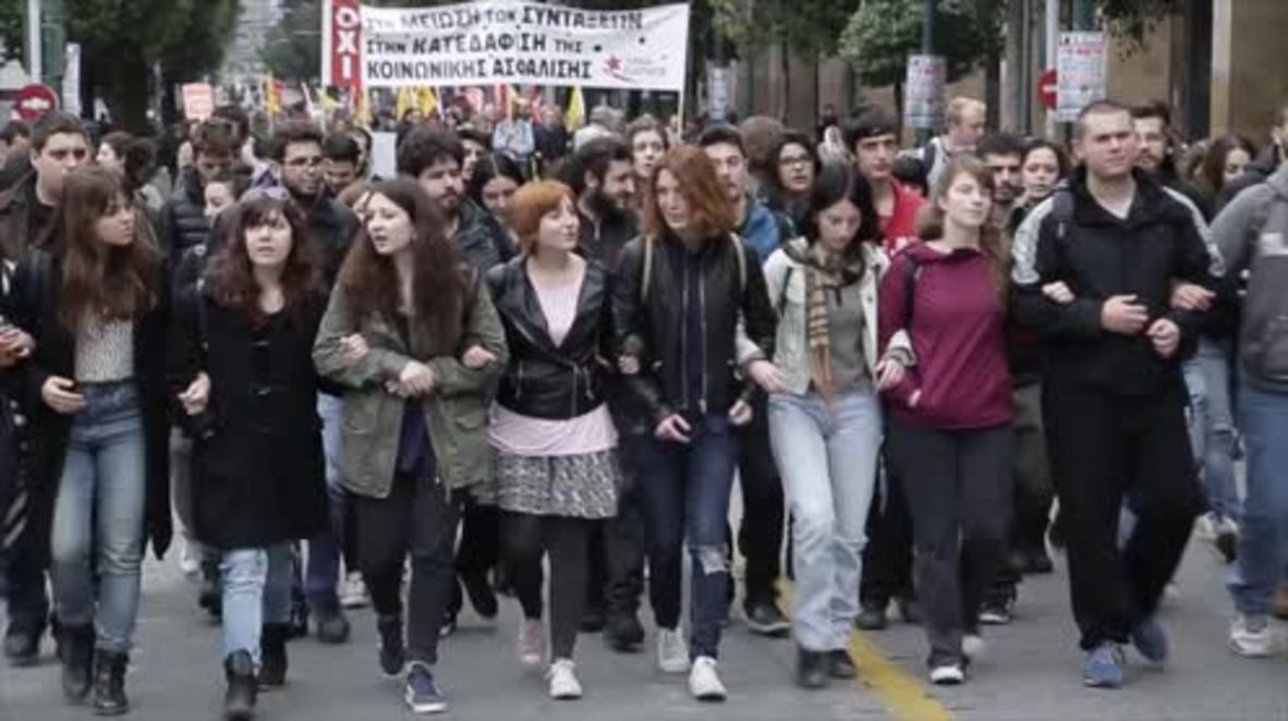 Greece: Hundreds march against social reforms, pension cuts