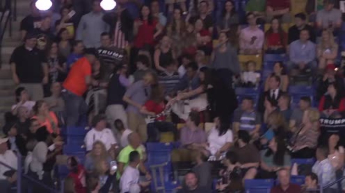 USA: Multiple protesters disrupt Trump rally in North Carolina