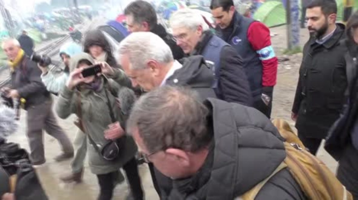 Greece: EU aims to relocate '6,000 refugees per week' from Idomeni camp
