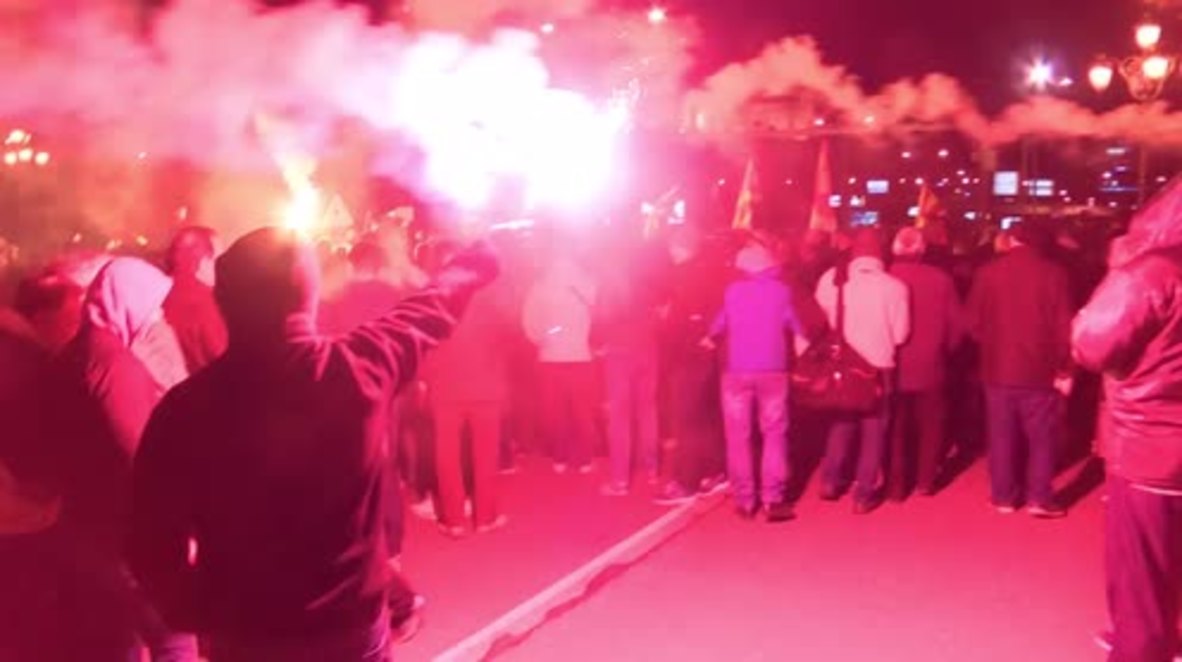 Macedonia: Thousands protest pardons of 'corrupt officials' in Skopje