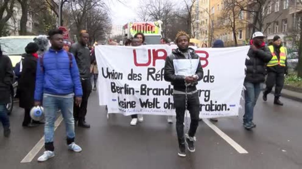 Germany: 1,000s march against racism at Berlin's Carnival of Refugees