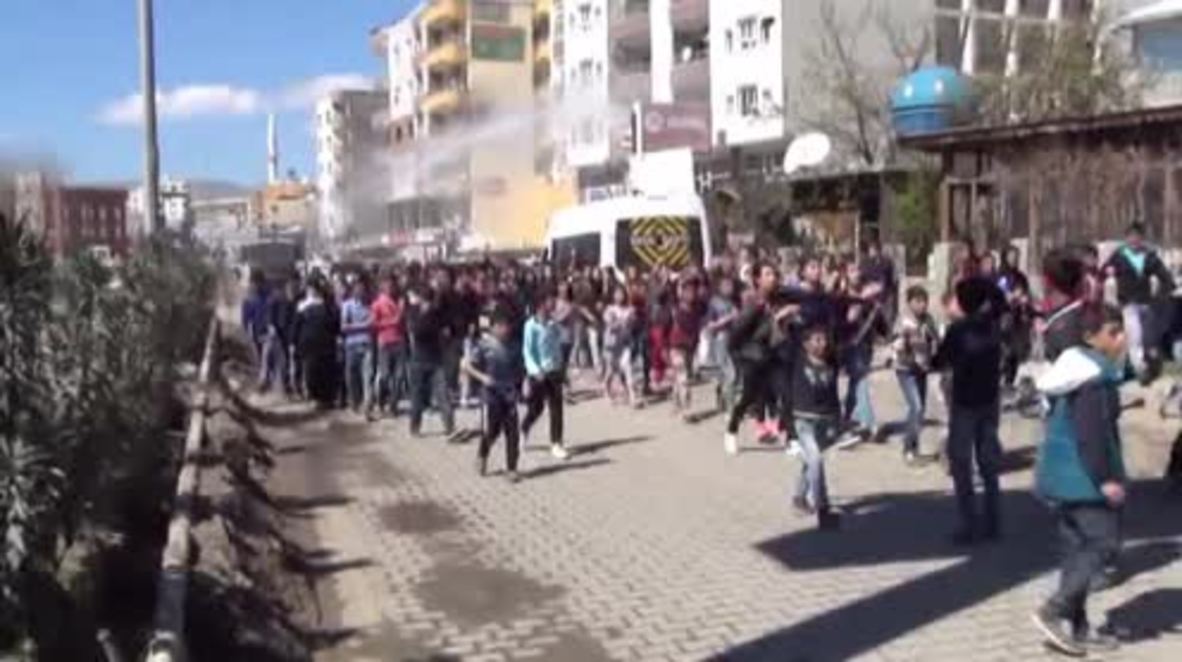 Turkey: Police fire water cannon, tear gas during Newroz celebrations in Cizre