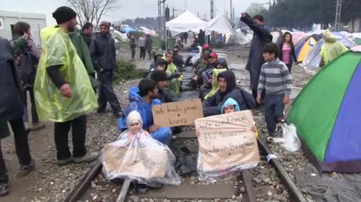 Greece: Idomeni refugees show support for victims of Brussels attacks