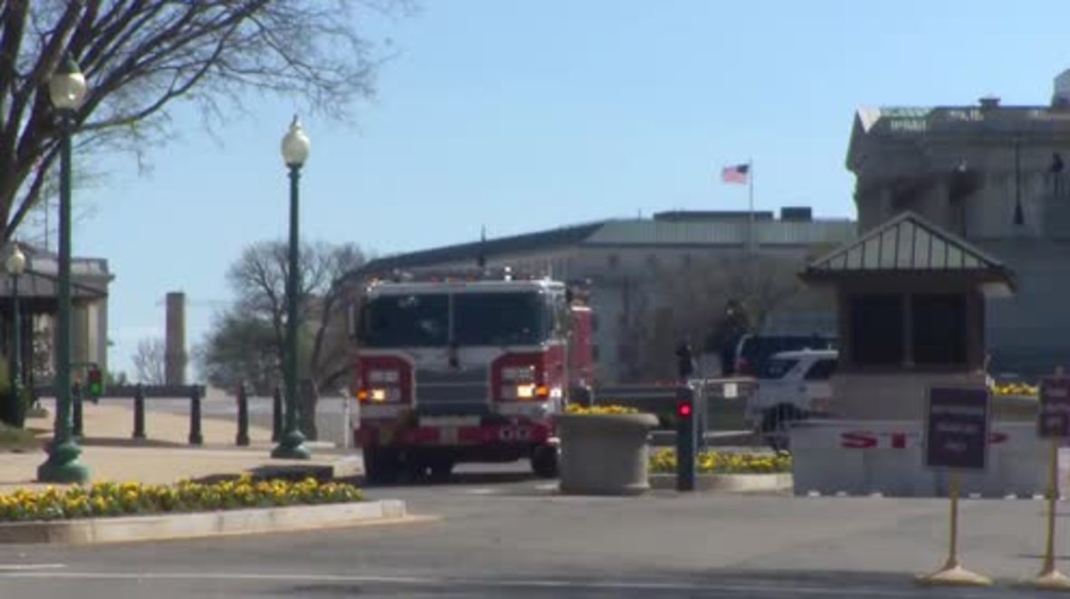 USA: Capitol locked down after gunman wounds police officer
