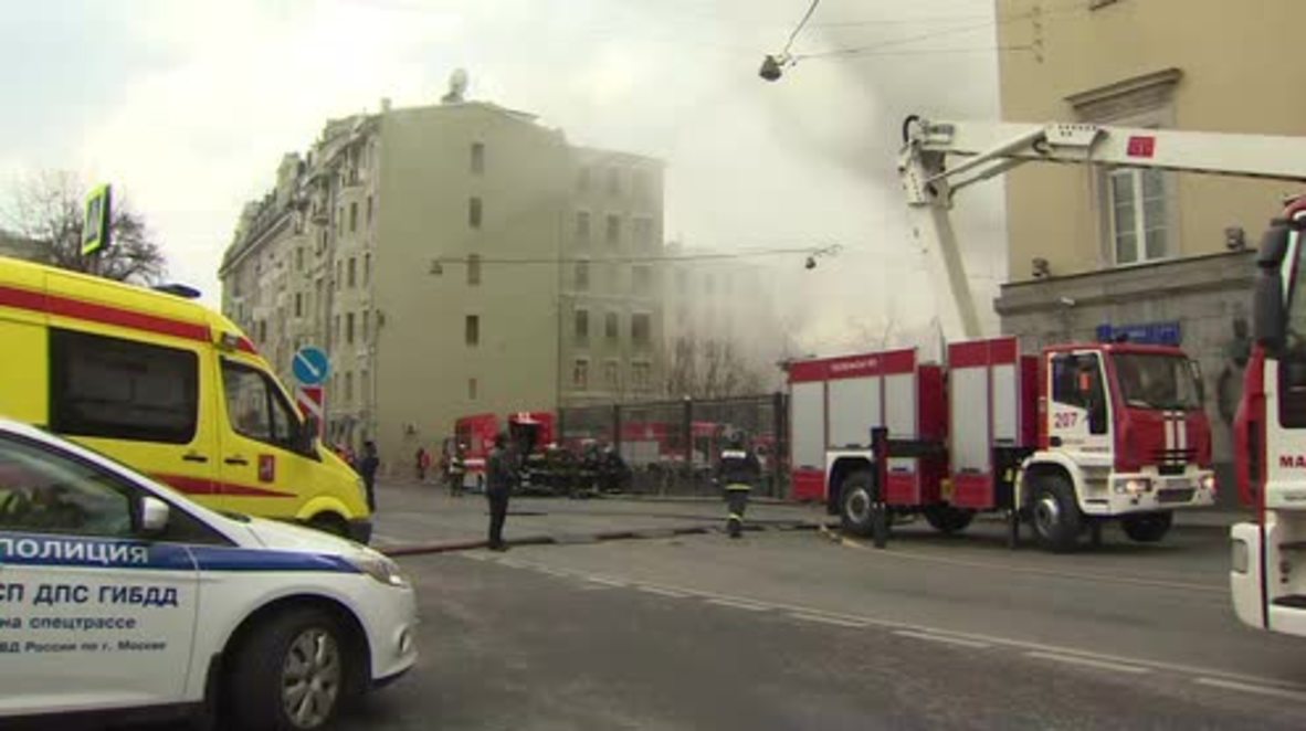 Russia: EMERCOM personnel tackle blaze at Defence Ministry offices