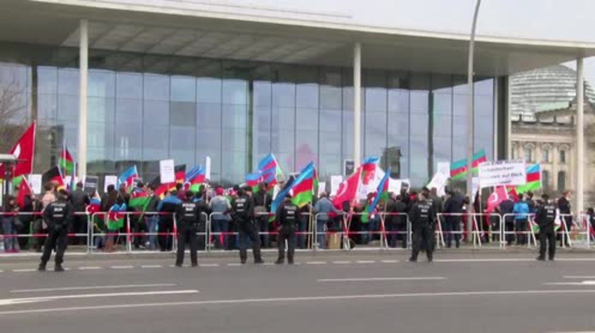 Germany: Anti-Armenian rally hits Chancellery as Merkel meets Pres. Sargsyan