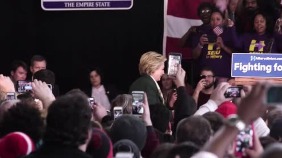 USA: "I've been called a lot of things, unqualified isn't one of them" - Clinton