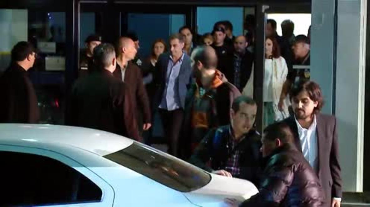 Argentina: Thousands mob Kirchner as she arrives to face fraud allegations