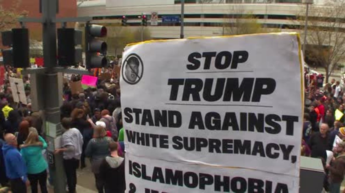 USA: Arrests made as 'Dump Trump' protesters rally in Pittsburgh