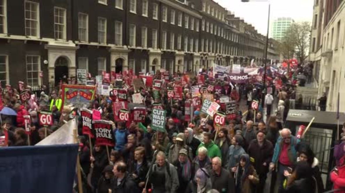 UK: Tens of thousands demand Cameron’s resignation in London
