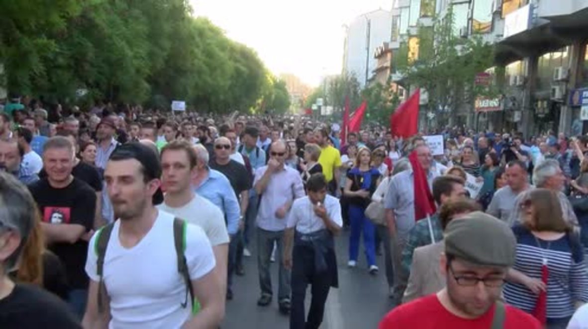 Macedonia: Thousands call for Pres. Ivanov to stand down in Skopje