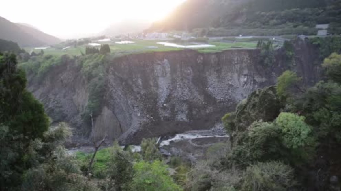 Japan: Kumamoto earthquake devastates town of Minami Aso
