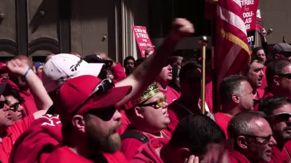 USA: 40,000 striking Verizon workers march through NYC