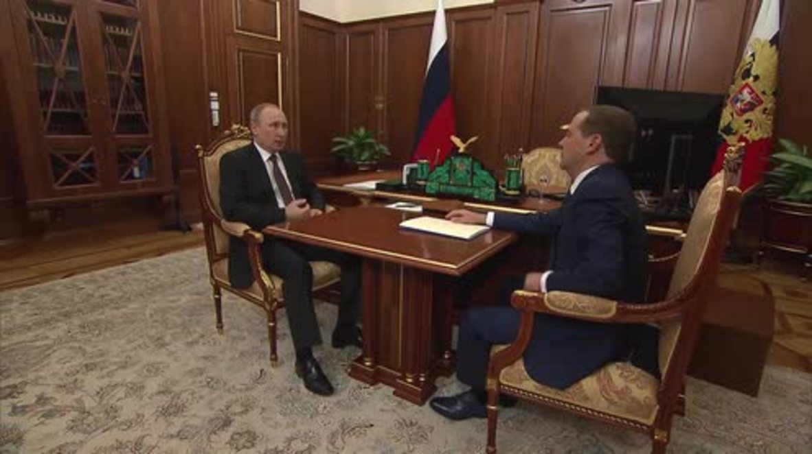 Russia: Putin and Medvedev discuss annual govt. report