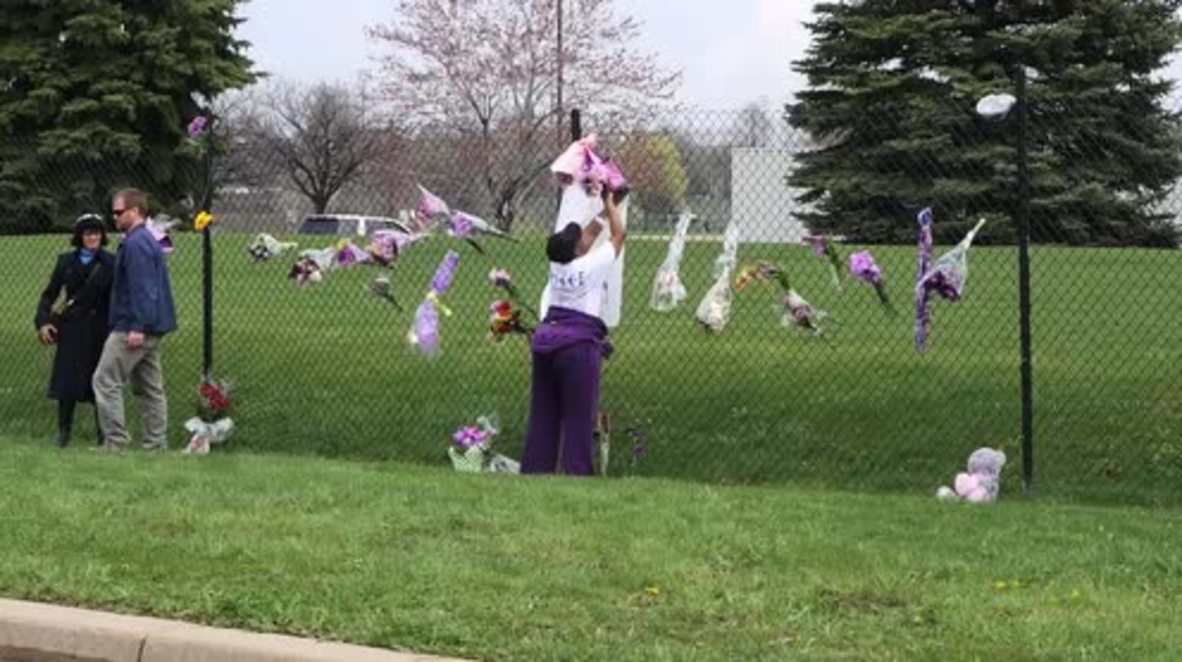 USA: Tributes pour in outside Prince's studio in Chanhassen