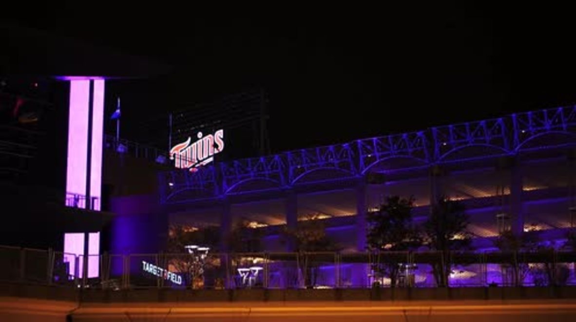 USA: Minneapolis turns purple in honour of Prince