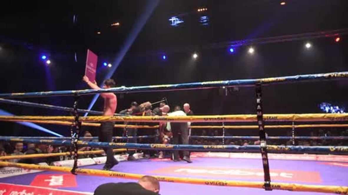 Sweden: 'Ring boys' strut their stuff in female boxing championship bout