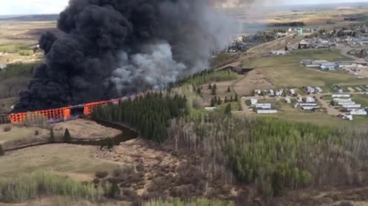 Canada: Huge fire destroys CN Rail trestle bridge in Mayerthorpe