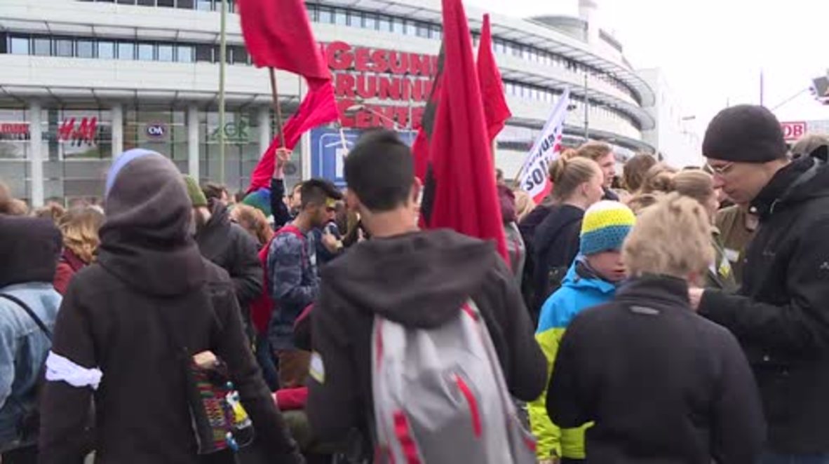 Germany: Thousands-strong Berlin youth march decries racism