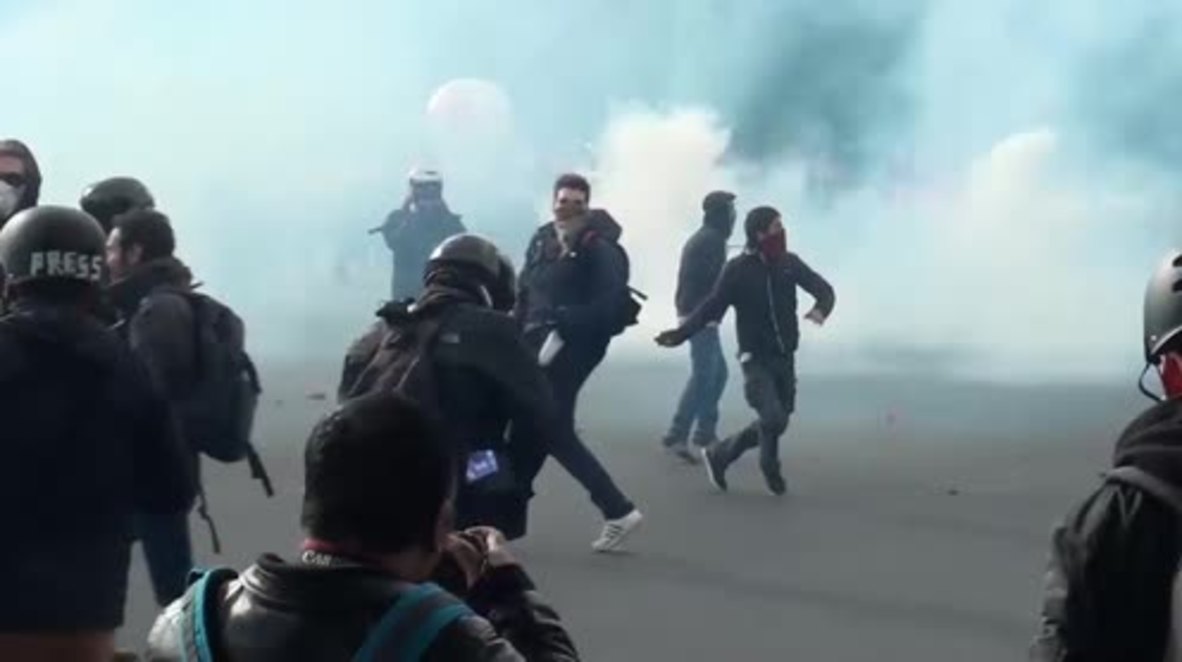 France: Police unleash tear gas on anti-labour reform protesters in Paris