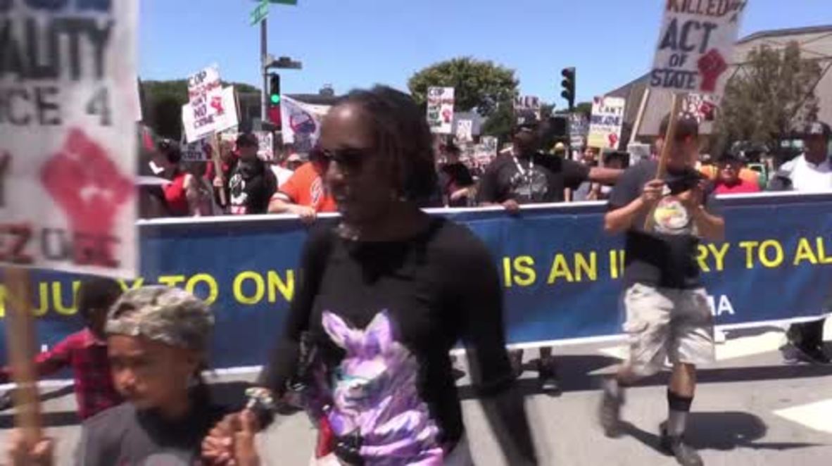 USA: Hundreds march against police brutality in San Francisco