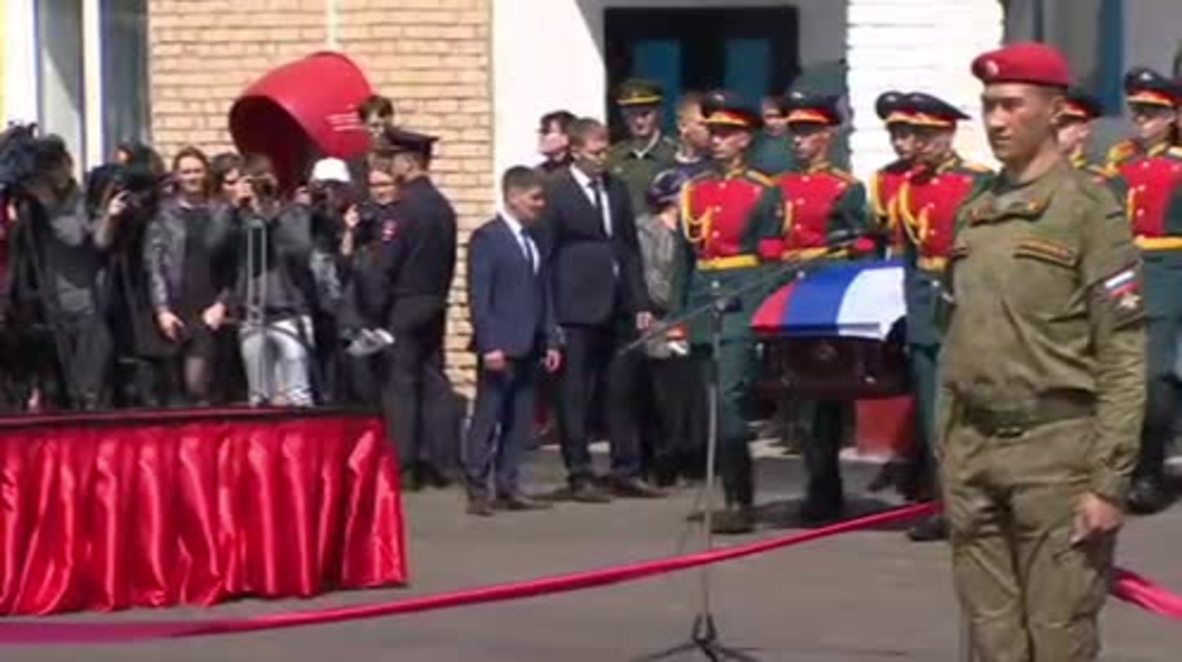 Russia: Hundreds attend funeral of officer killed at Palmyra