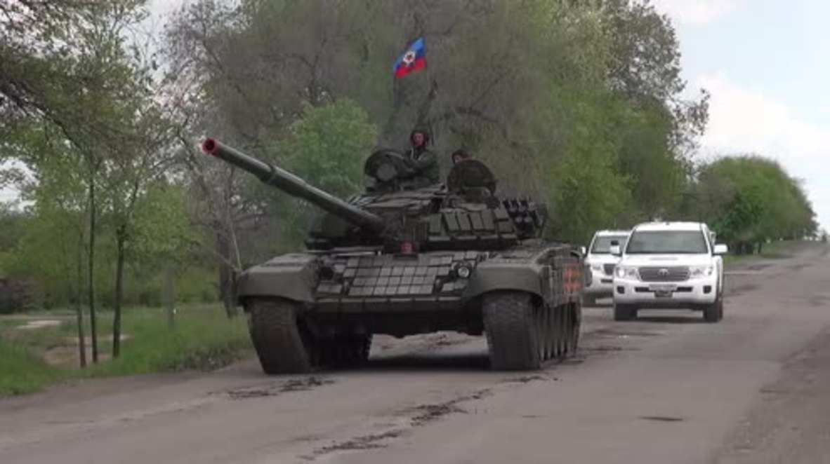 Ukraine: OSCE officials monitor V-Day parade in Lugansk