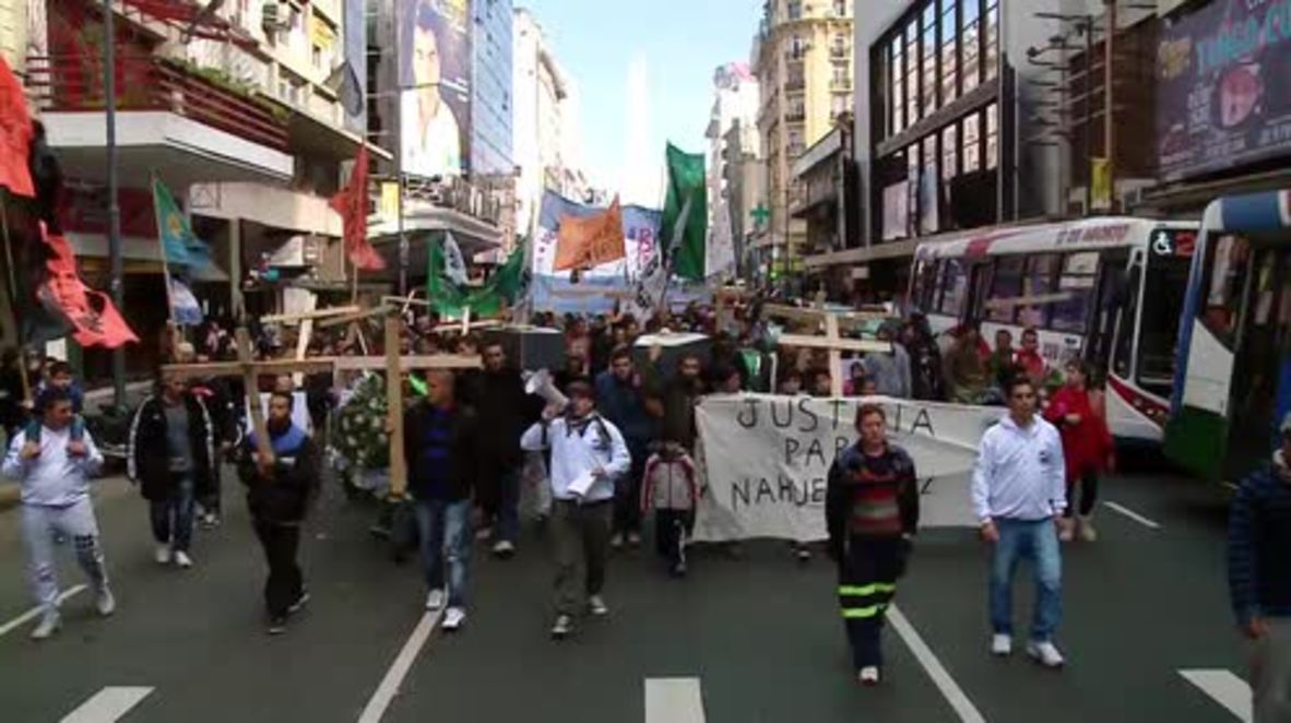 Argentina: 'Funeral march' held for victims of drug abuse in Buenos Aires