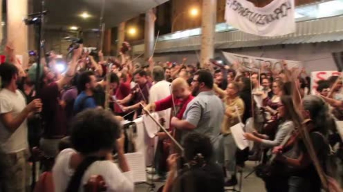 Brazil: Protesters sing against Temer abolishing Ministry of Culture