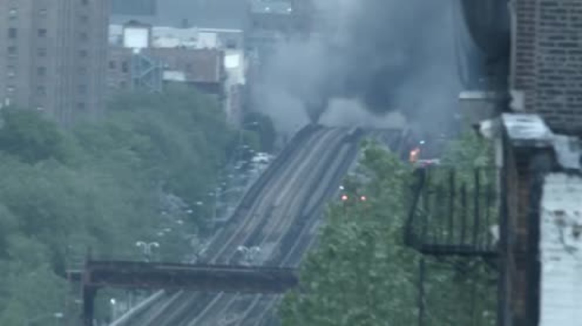 USA: Huge fire disrupts metro service in New York