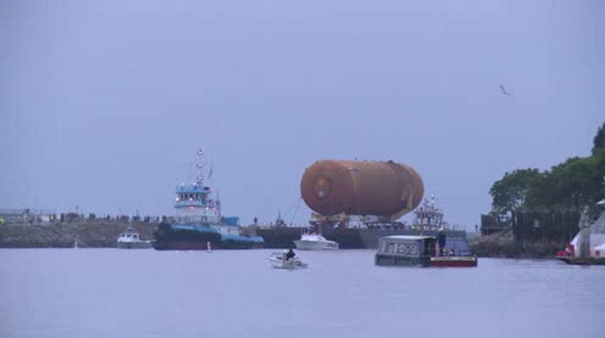USA: NASA's last remaining space shuttle external fuel tank arrives in LA