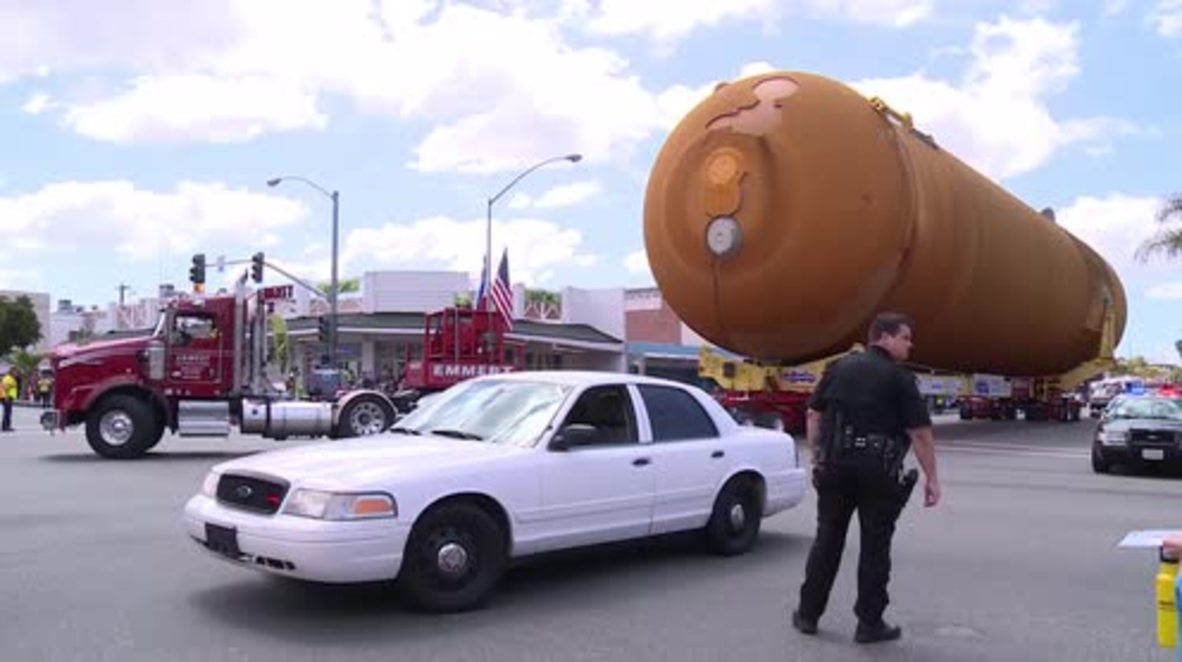 USA: 'ET Comes Home' - Last ever space shuttle fuel tank ET-94 arrives in LA