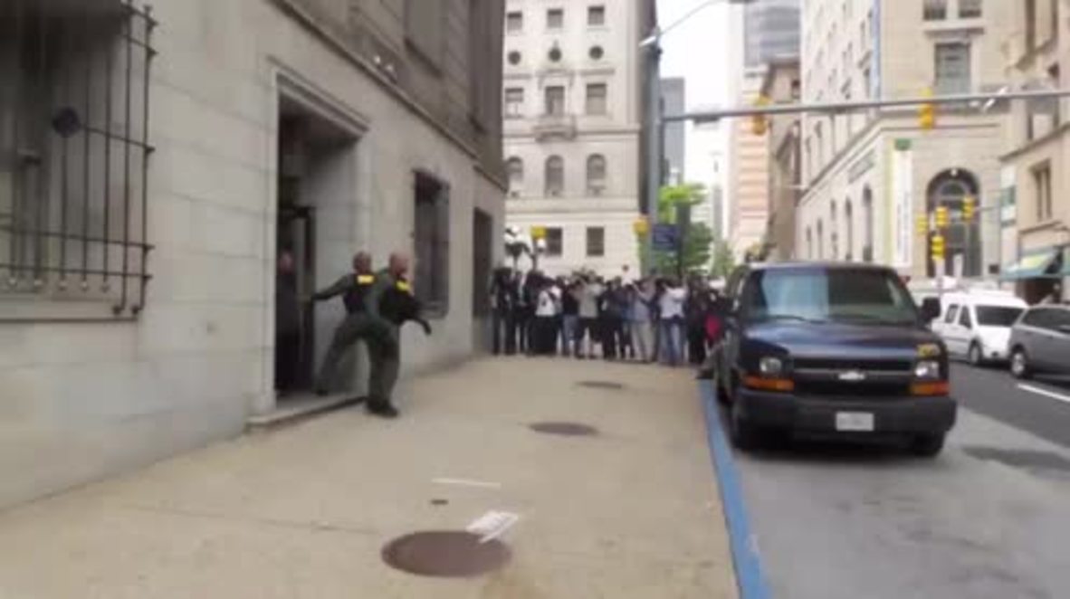 USA: Fury outside Baltimore court as Officer Nero found not-guilty in Freddie Gray trial