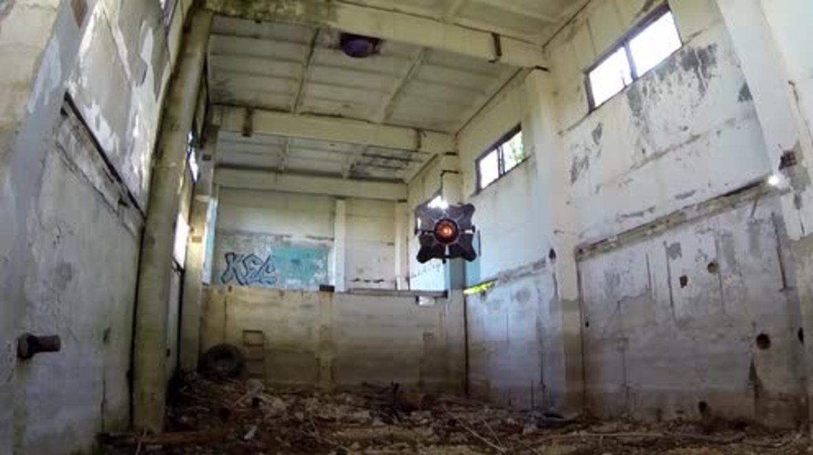 Russia: See replica of Half-Life 2's City Scanner drone in flight
