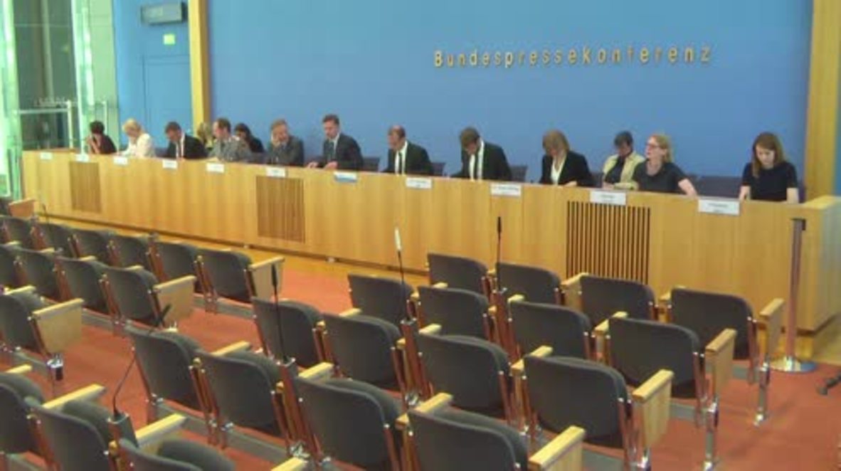 Germany: Merkel spokesperson explains White Paper listing Russia as national threat