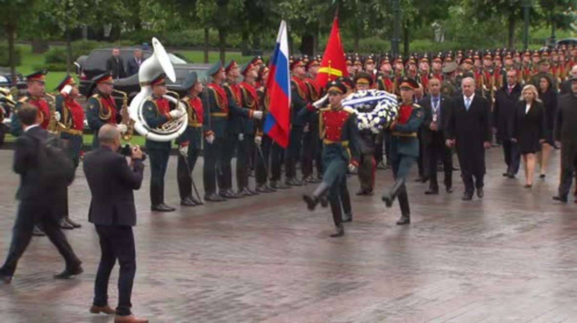 Russia: Netanyahu honours fallen Soviet heroes in Moscow