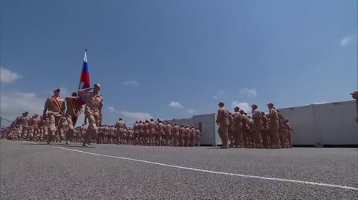 Syria: Soldiers at Hmeymim mark Russian Day with military parade