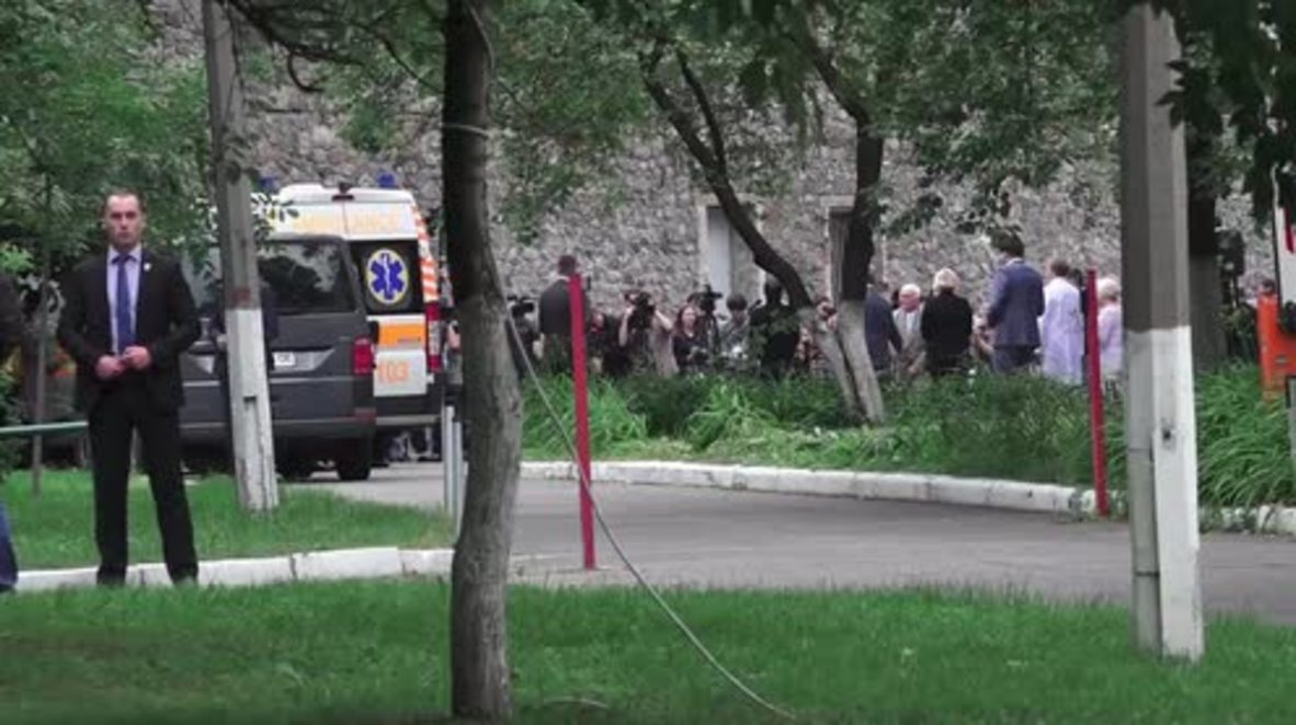 Ukraine: Poroshenko meets freed Ukrainians following prisoner swap