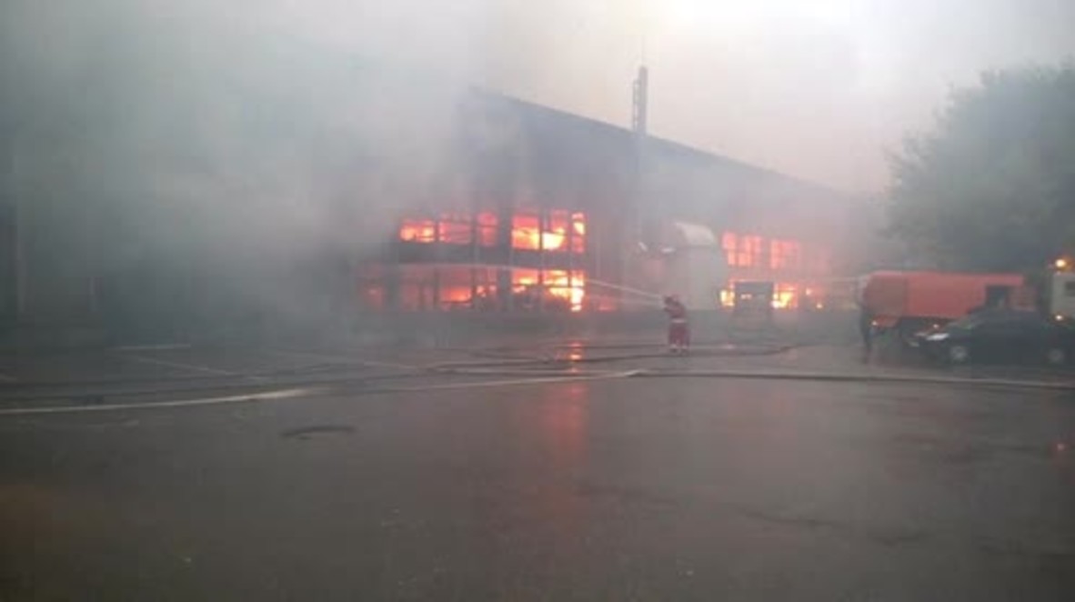 Russia: 3 injured as huge blaze rips through furniture factory in Moscow region