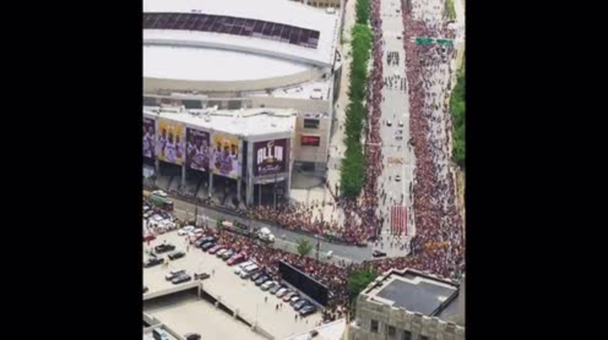 USA: LeBron's Cavs given hero's welcome by fans after NBA title win