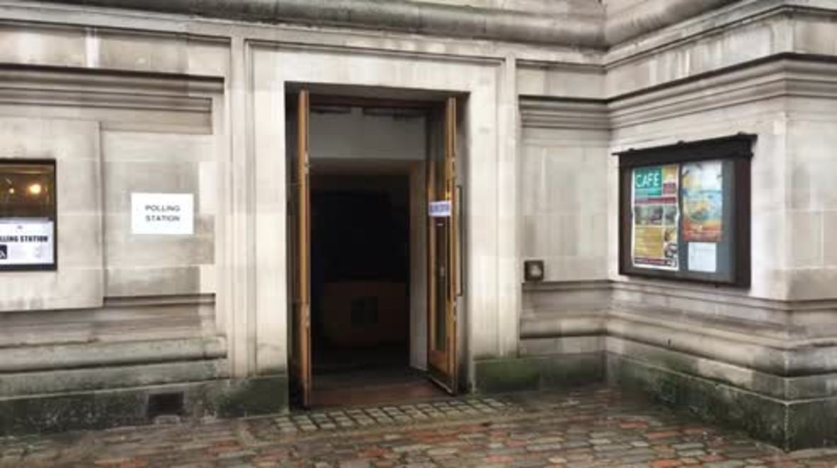 UK: Westminster opens polling stations on Brexit referendum day