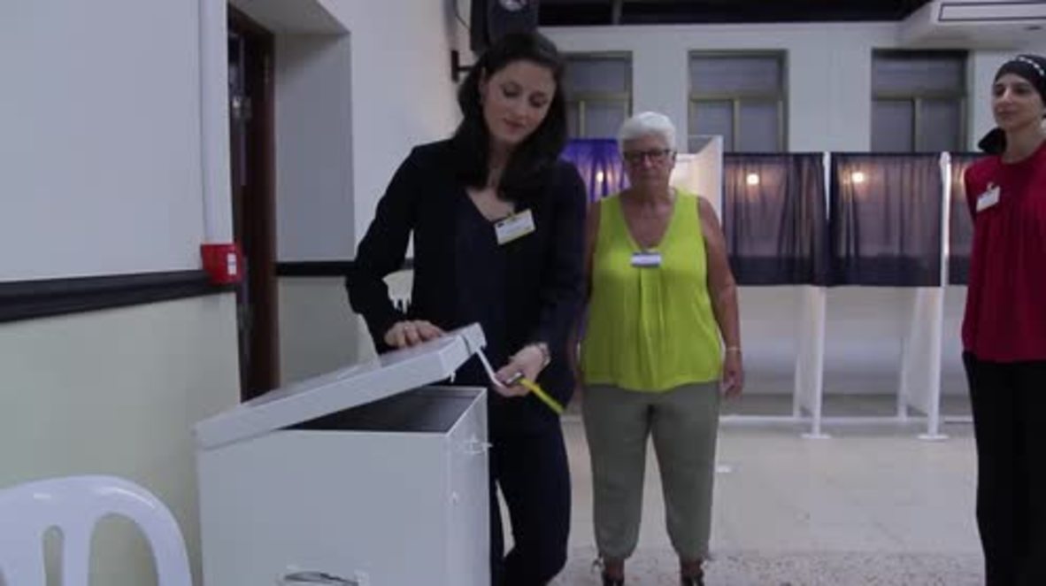 Gibraltar: Britons in Gibraltar vote in the EU referendum