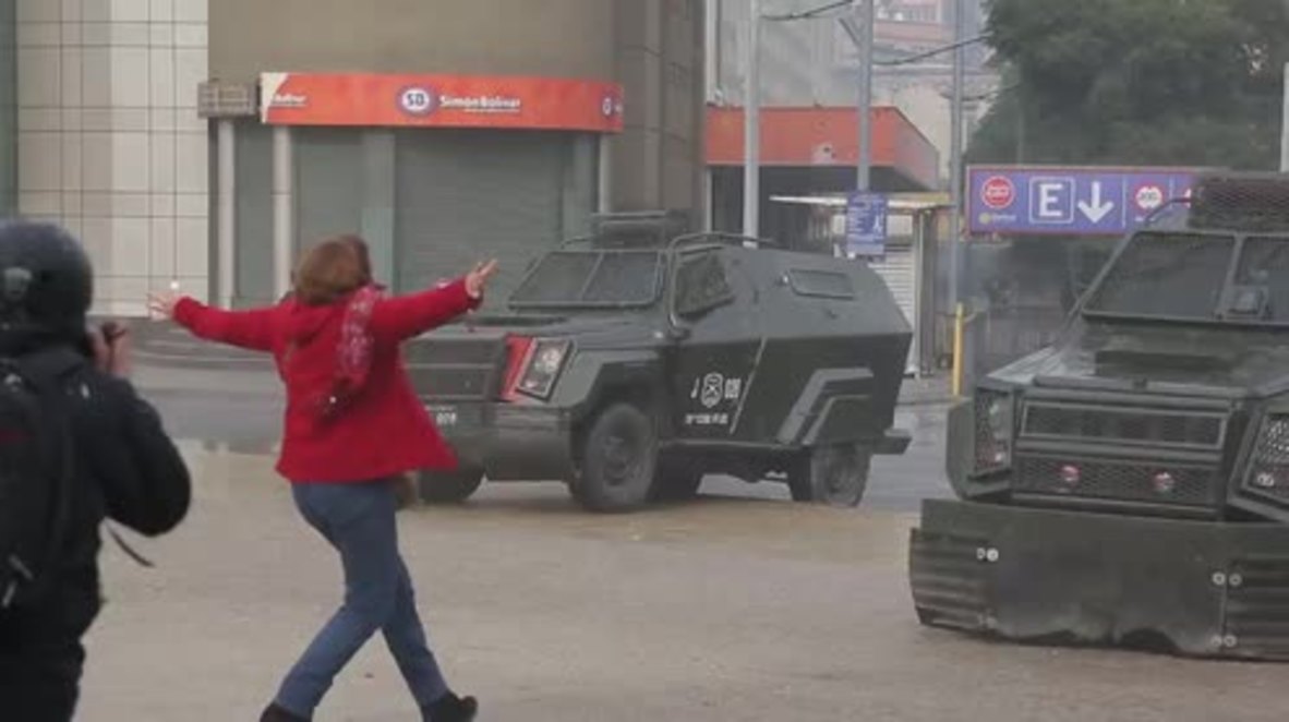 Chile: Police use water cannon and tear gas against Santiago protesters
