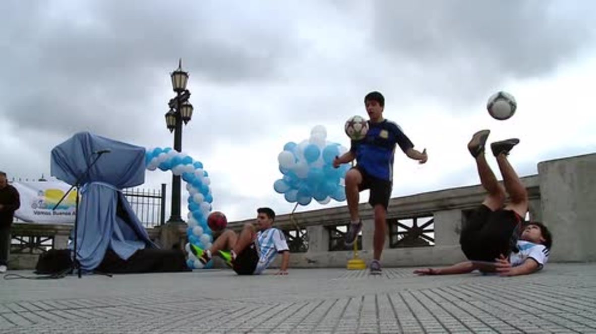 Argentina: Buenos Aires unveils sculpture of Leo Messi